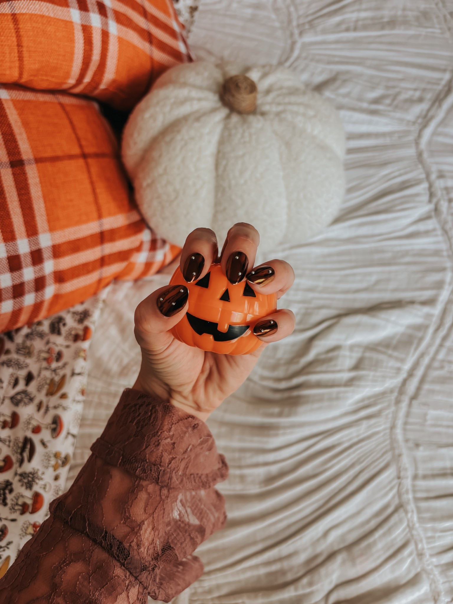 Press on mani for fall 