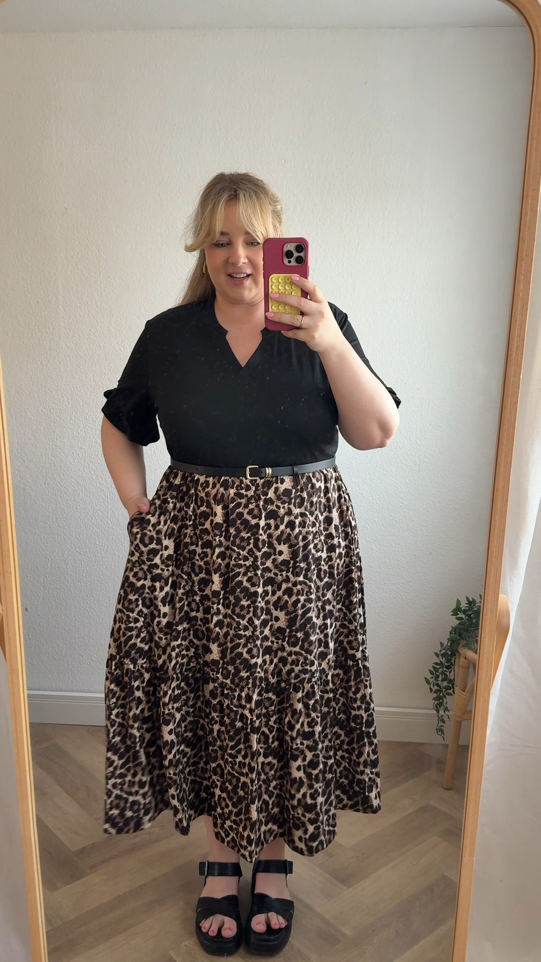 Leo schwarz 🖤🐆

#plussizefashion #leo #maxikleid #kleid #amazon

#LTKkleider #LTKplussize #LTKspring