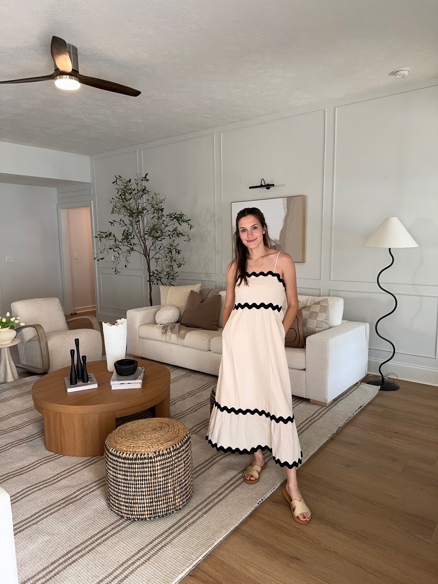 Amazon fashion find 🤎 this dressssss. Y’all. It’s too good. Not see through at all. It has pockets. Stretchy on the back. It has it allllll!!