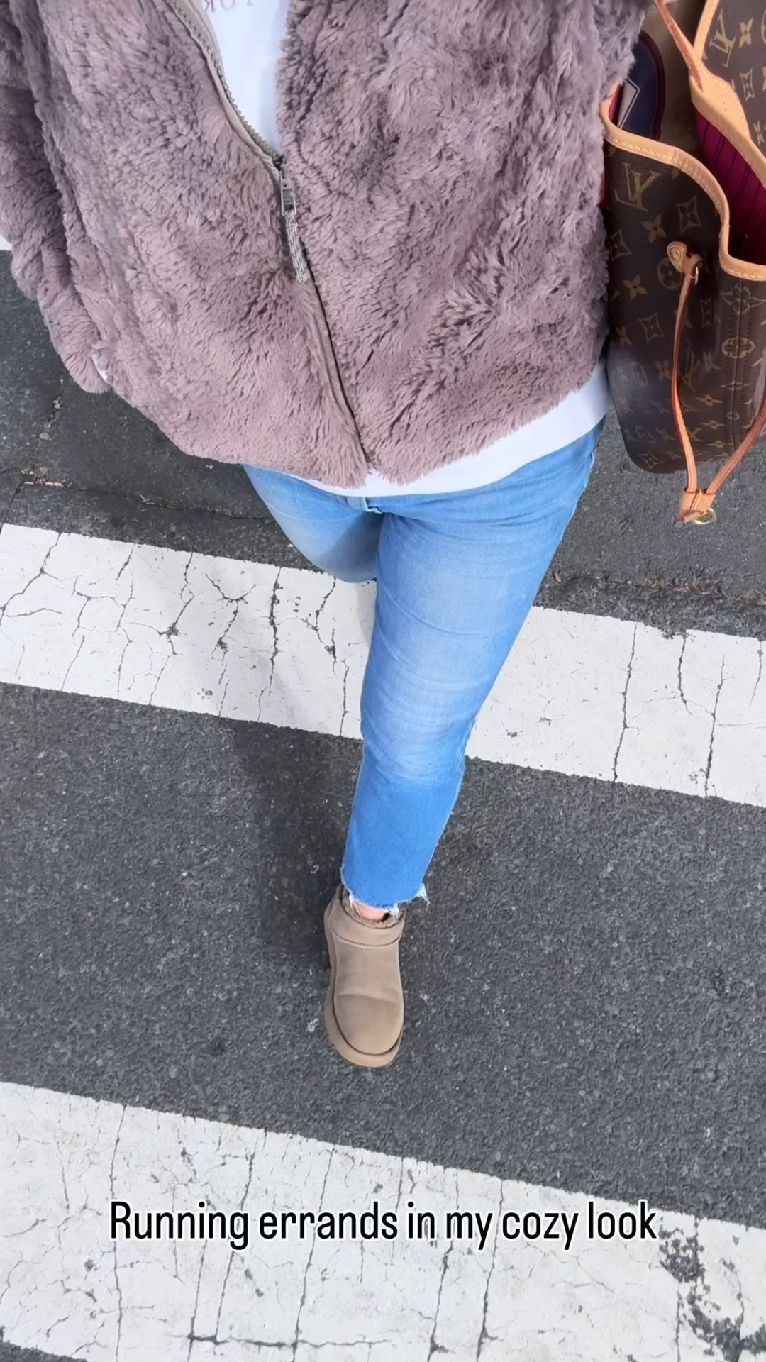 Running errands in my coziest fall outfit 🤎🍂
Wearing my ultra-short UGG boots in the prettiest brown-gray shade, light-wash straight-leg jeans, and the warmest faux-fur jacket. The perfect casual mom outfit for chilly days!

#falloutfit #fallfashion #momoutfit #uggboots #straighlegjeans #fauxfurjacket #casualfallstyle #everydayoutfit #LTKfall #LTKstyletip


#LTKmomlife #LTKdayinmylife #LTKootd