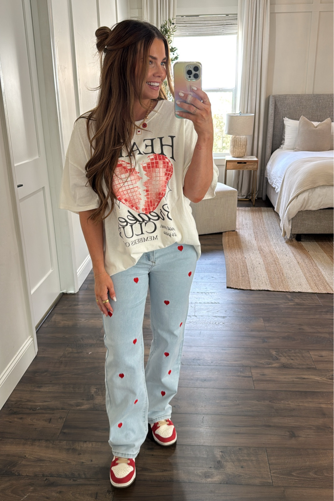 These embroidered heart jeans are EVERYTHING!!! I love the heart detail & the fit is 10/10! 

Code: BRITTH gets 20% off the entire outfit! 

Runs tts! Wearing size medium tee 