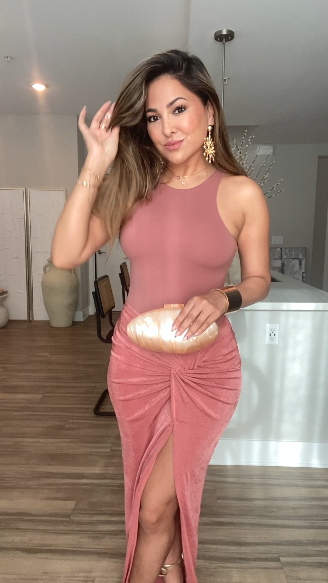 GRWM: An All Rose Look💫

Outfit Breakdown:
skirt — @jluxlabel “Mauve Kimora Slinky Skirt"
bag + bodysuit — @amazonfashion 
earrings — @cultgaia 
lipstick — @charlottetilbury color “pillow talk”
blush stick — @nudestix color “Cherie”
shoes — @rayethelabel 
fragrance oil — @tomfordbeauty fragrance “soleil de blanc"

#LTKstyletip #LTKunder50 #LTKbeauty