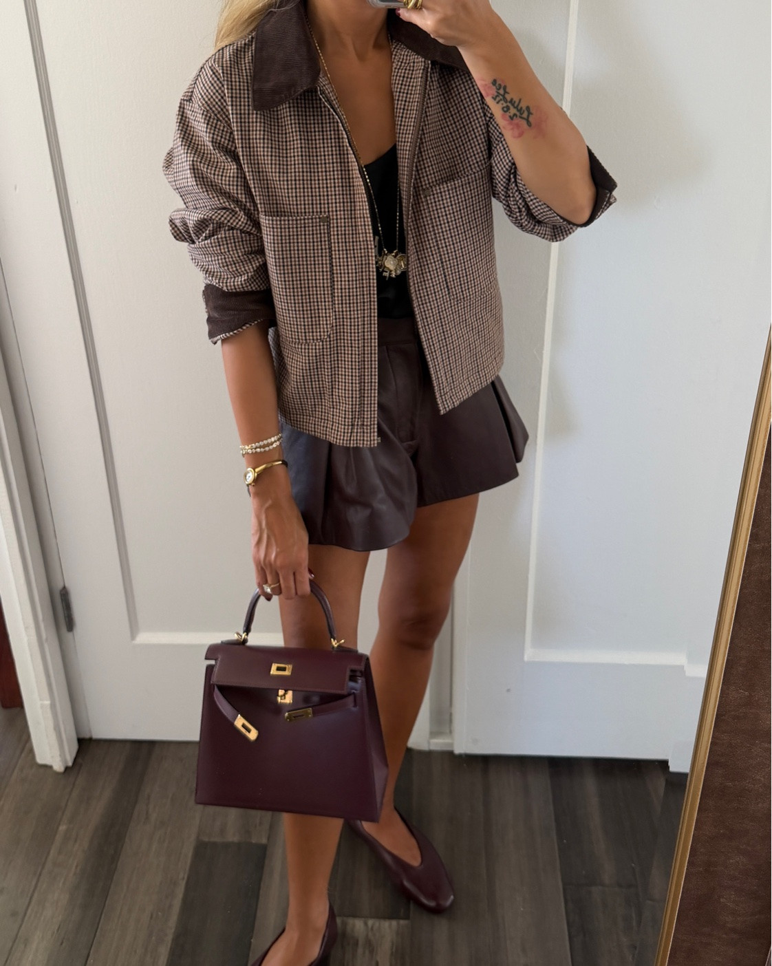 @uniqlousa #ad
Fall must’s at Uniqlo , always the greatest quality🤎🤎🤎

Wearing an xxs/xs on all. Whatever is the smallest