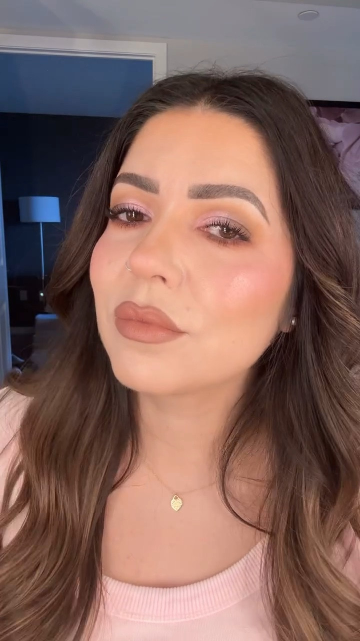 Lip combo of the day🎀✨
I’ve really yet to find a @patricktabeauty lip product I dislike !💕

precision lip crayon in ‘she’s bold’
matte suede lipstick in ‘blushing’

#lipcombo #makeup #ugc #canada #contentcreator #fyp #beautytips #patricktabeauty

#LTKcanada #LTKbeauty