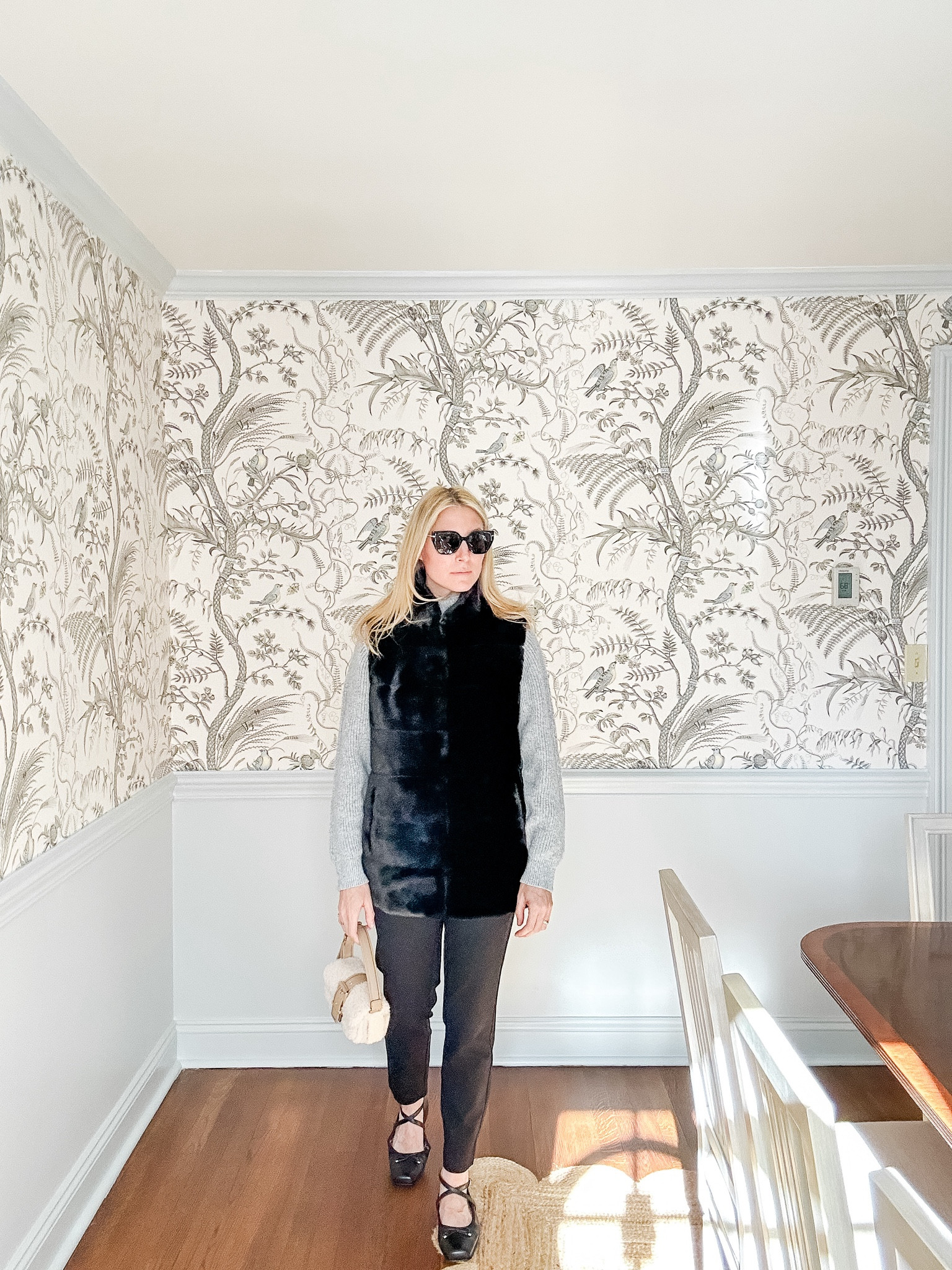 Easy winter outfit from @michaelkors that’s perfect for apres ski or holiday parties or strolls 
#mkpartner #michaelkors

#LTKHoliday #LTKStyleTip #LTKSeasonal