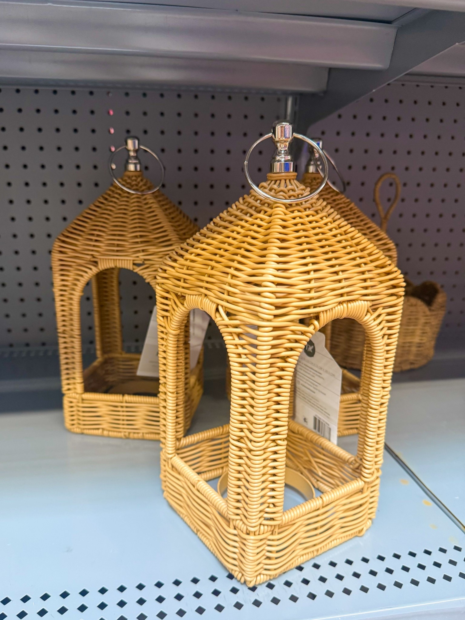 Rattan lanterns from Walmart home! 




Coastal home
Coastal decor 
Walmart finds 
Spring decor 
Summer decor 
Patio decor 
Front porch decor 

#LTKSeasonal #LTKMothersDay #LTKHome