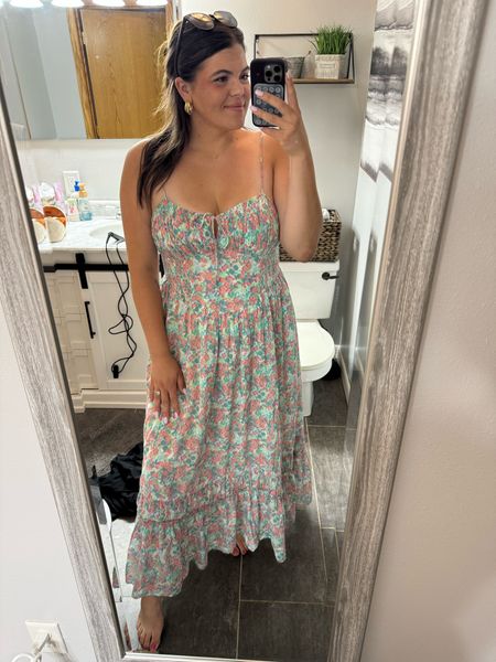 Summer dress I was GOING to wear to my sisters rehearsal dinner- I changed because i wanted my legs to get a breeze but I love this dress! Size large  

#LTKFindsUnder50 #LTKStyleTip #LTKMidsize