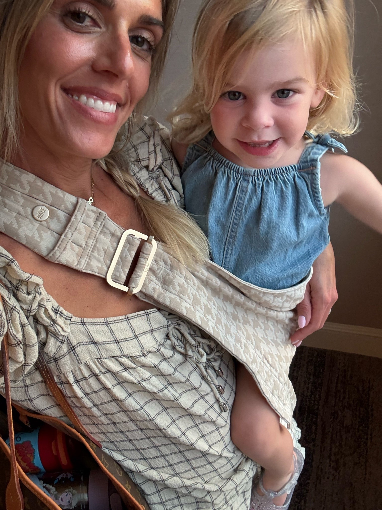 Last night’s dinner outfit 💕 If you’re a mom with a toddler you need this Mabē sling in your life! Ella loves being in the go, but then she gets tired, especially if there’s a lot of walking involved and this sling saves the day 👍🏼 It’s easy to roll up and throw in your bag and slip on. Comes in a bunch of colors as well! I have in two neutrals. Use my code ‘DanielleS’ and get 10% off sitewide! 

Mabē, mom must have, baby carrier, toddler slings, baby registry, baby shower gift, new mom gifts, first time mom, mom must have

#LTKmomlife #LTKKids #LTKBaby