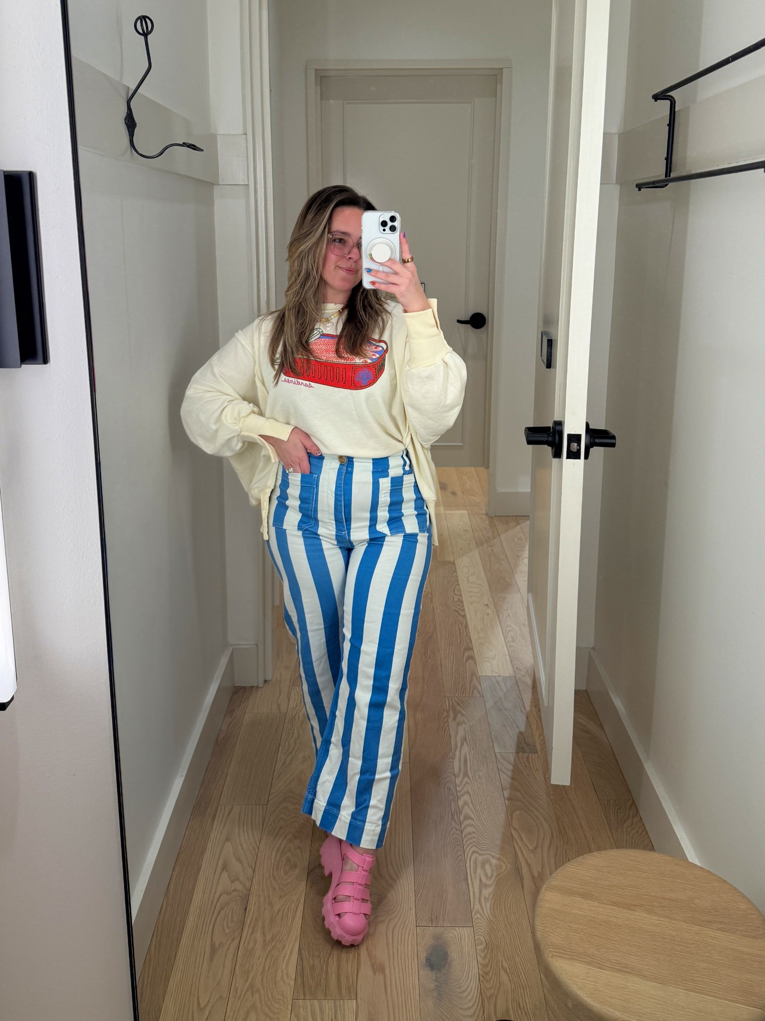 OOTD 4.16

The Camden graphic runs oversized, I’m wearing an XS! 

Striped Colette jeans are last year so added two other colors! TTS

#LTKShoeCrush #LTKMidsize #LTKFindsUnder100