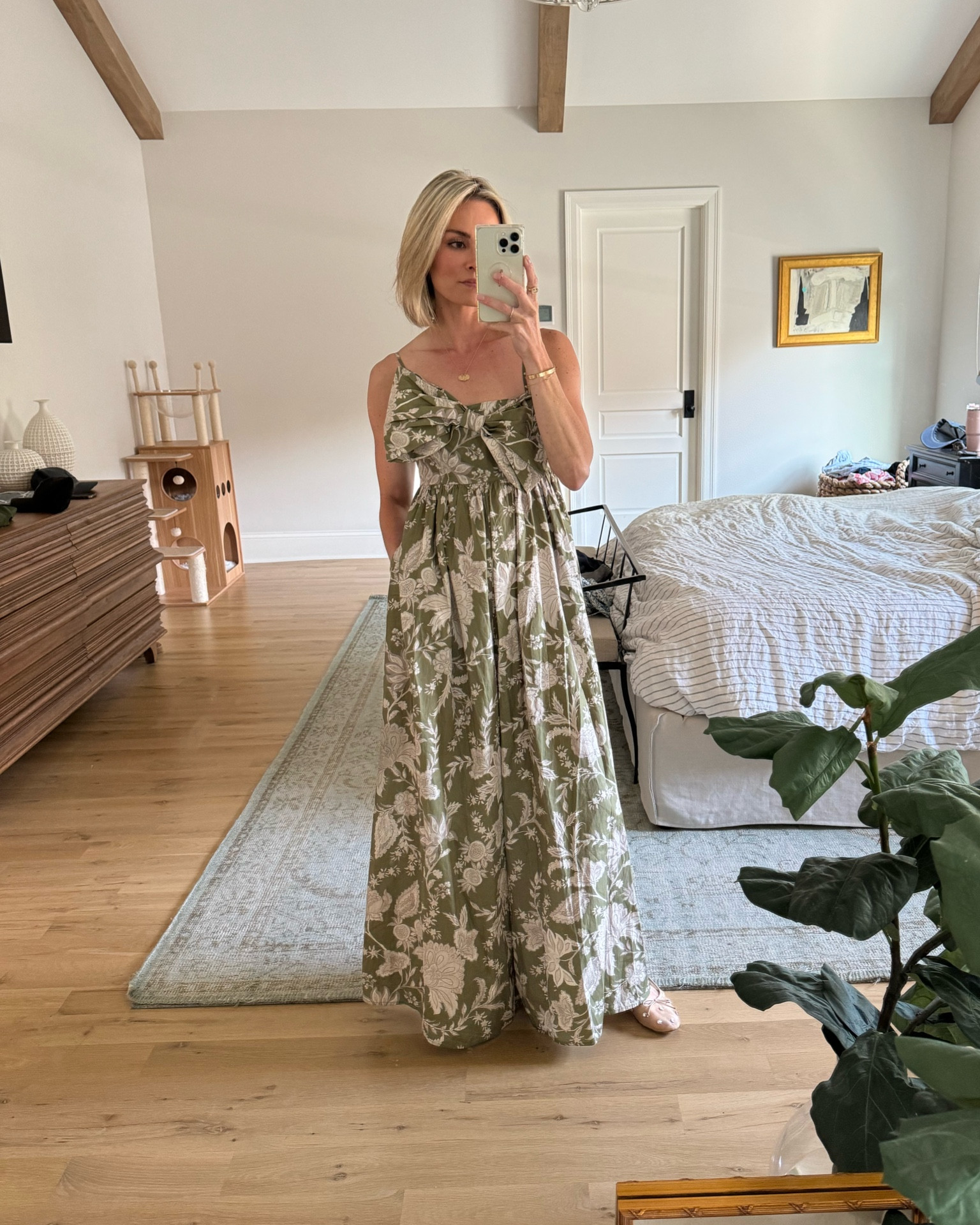A fun bow and loose pant jumpsuit for a dinner date with the family! 💚

#LTKSeasonal #LTKShoeCrush #LTKFamily