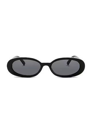 Le Specs Outta Love in Black & Smoke Mono from Revolve.com | Revolve Clothing (Global)