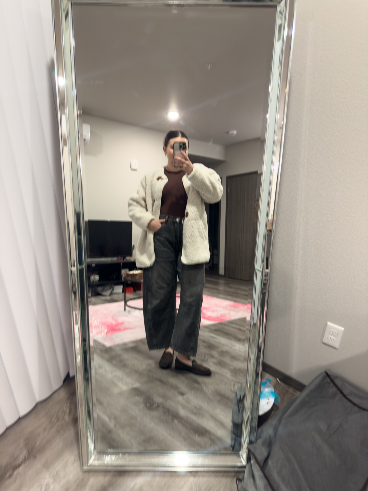 Blurry but cozy work fit! Loving these new grey jeans, they are so comfortable and surprisingly versatile 🩶

I’m wearing a L jacket, M bodysuit, size 14 jeans and size 9 flats

#LTKWorkwear #LTKMidsize #LTKootd