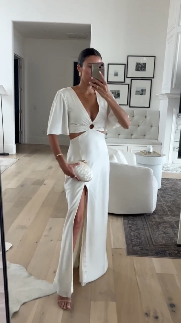 This beautiful classic white dress is on sale 25% off!! Use code: AFLTK 

Perfect for wedding events for the bride - bridal shower or rehearsal dinners 🤍

Abercrombie sale, white dress, Abercrombie dress, spring dress 

#LTKSpringSale #LTKWedding #LTKSaleAlert