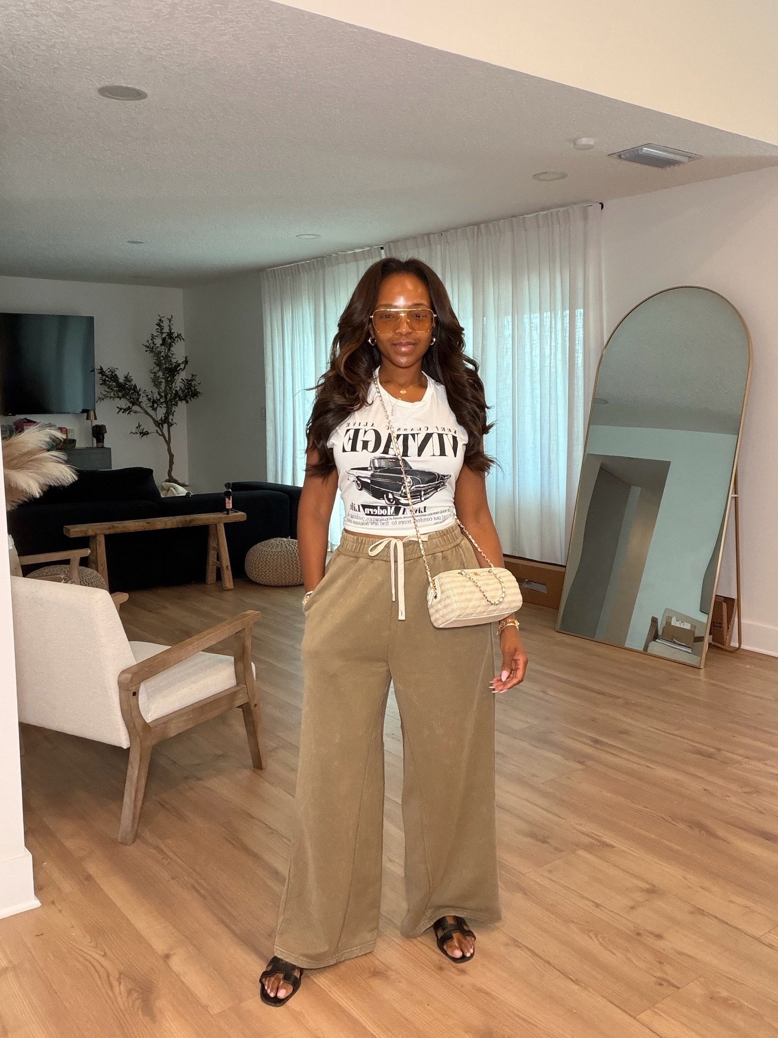CASUAL BUT CUTE 🤎

The graphic tee + wide-leg pants combo I’ll wear on repeat. Easy, comfortable and still put together enough for lunch, errands or a casual day out.

graphic tee outfit, wide leg pants outfit, casual chic style, everyday outfit idea, petite fall outfit

Wearing: Size Small | 5’4” | 140 lbs

📲 Download the FREE LTK app & follow me (@kirasfashionfinds) to shop all my daily finds.

#LTKPetite #LTKStyle #