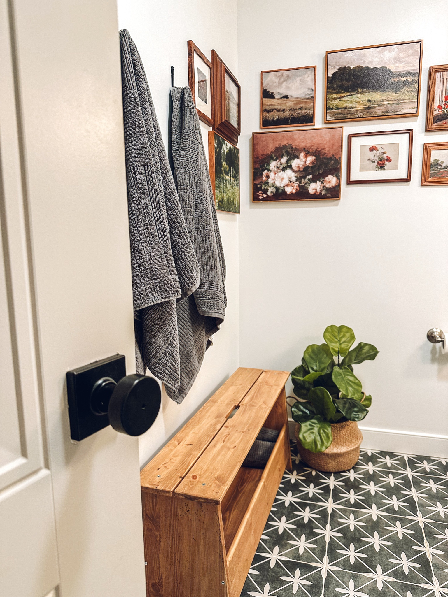 Light and bright guest bathroom with lots of character! Add vintage style artwork for interest and depth to any space

#LTKHome #LTKFamily #LTKStyleTip