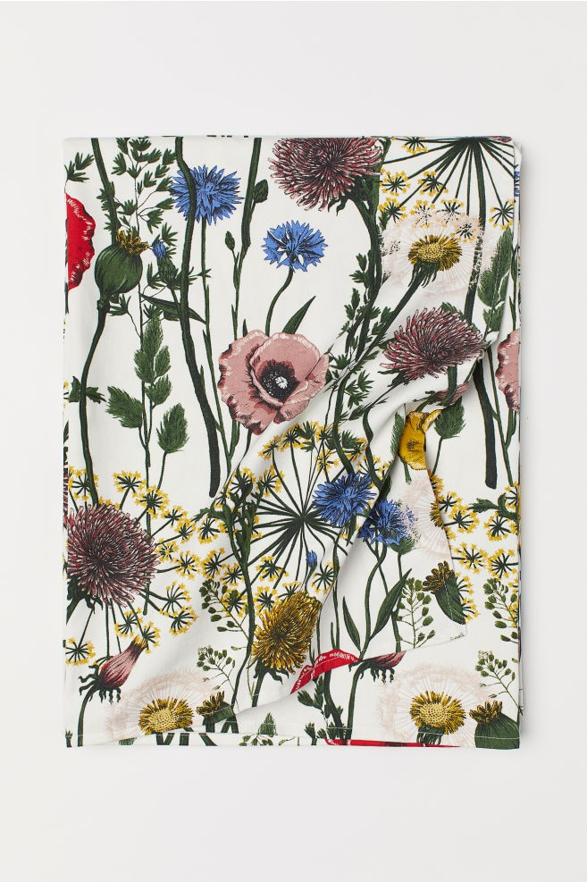 Patterned cotton tablecloth | H&M (UK, MY, IN, SG, PH, TW, HK)