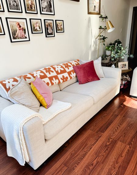 Living room style

#LTKhome #LTKfindsunder50 #LTKstyletip