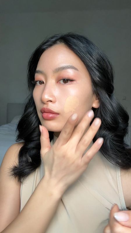 Healthy looking glow skin look using the new Dior Glow Star Filter. You can either use it alone oder mix it with your foundation  

#LTKVideo #LTKbeauty #LTKeurope