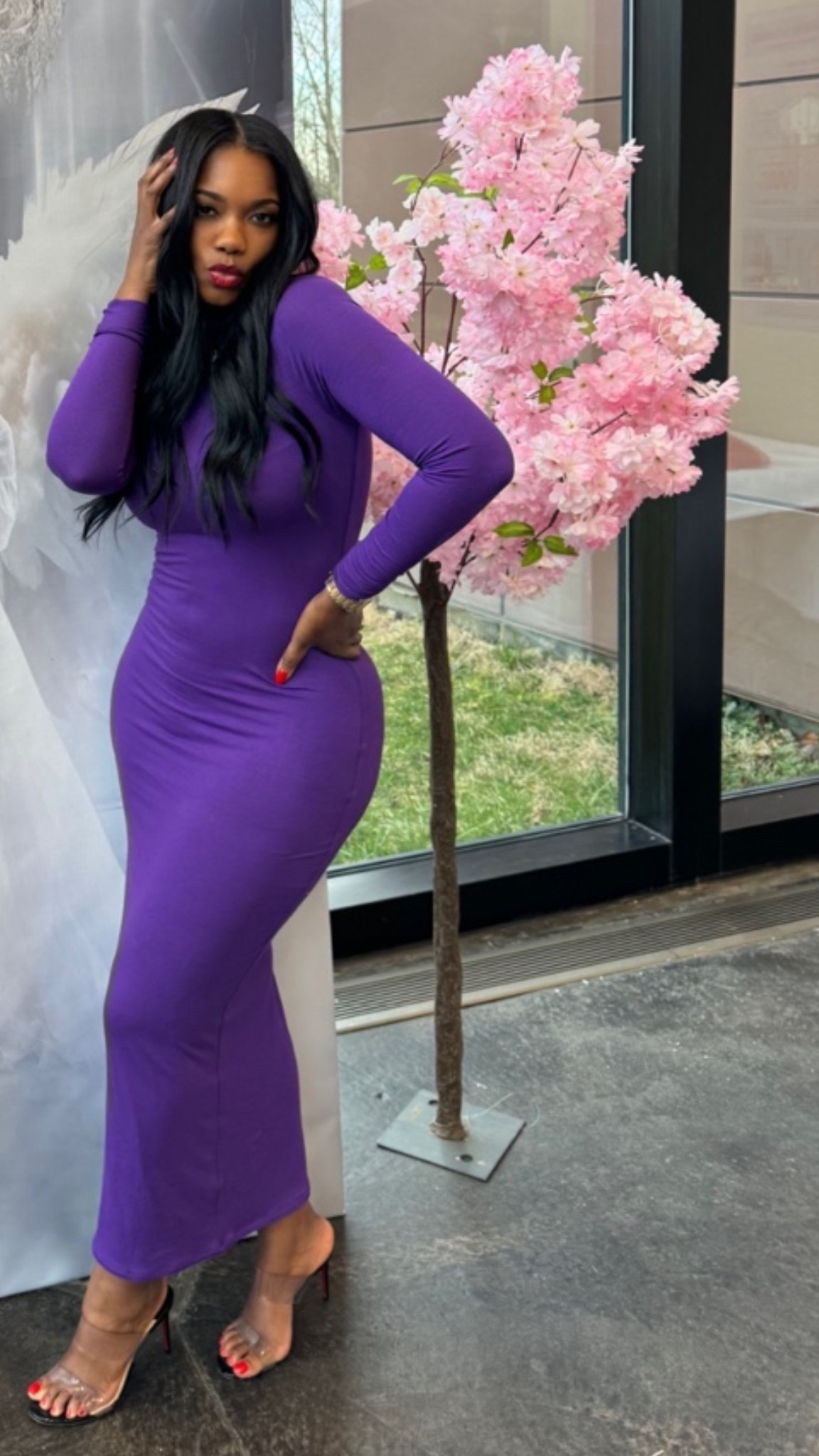 This dress is so comfy and can go from day to night.  I have linked other colors/options. 

#datenightidea #girlsnightout #styleinspo

#LTKootd