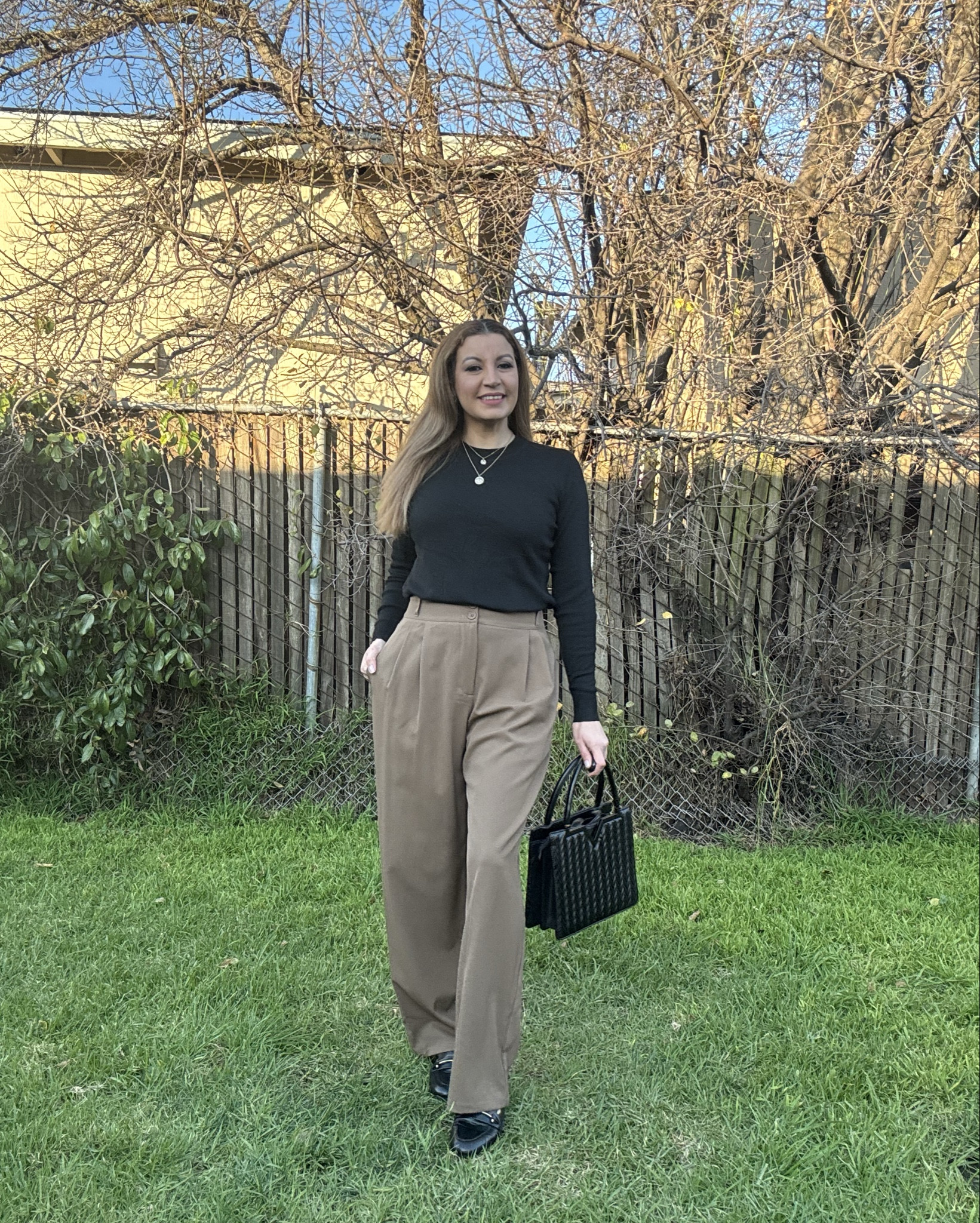 High Waisted Button Zipper Side Pocket Shirred Straight Leg Work Pants
Color: Kangaroo

Código de descuento 
de 20%: danima20


#LTKWatchNow #LTKBeauty #LTKStyleTip
