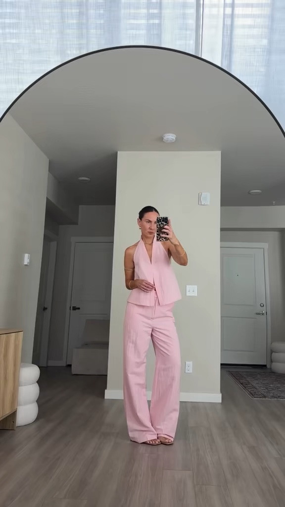 I’m 5’7 and wearing size small

The pants are tall girl friendly 
@revolve #revolve #pink #pinkset #blushset #matchingset #summeroutfit #resortwear