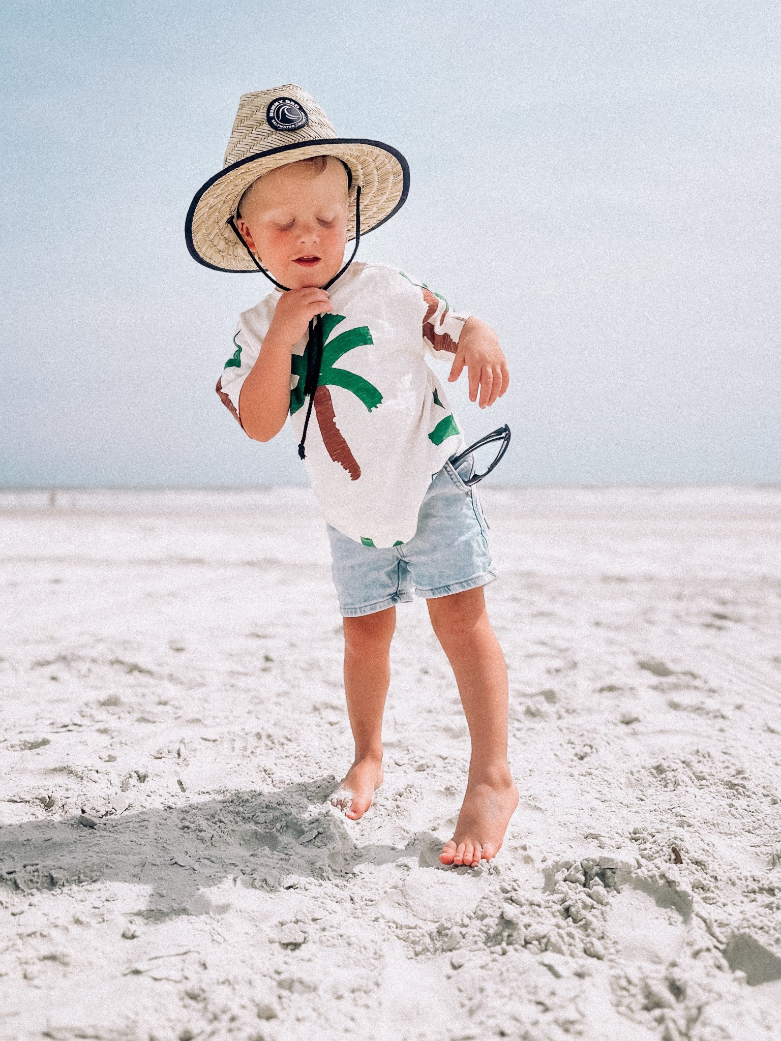 SUMMER TODDLER OUTFIT

TODDLER BOY PALM TREE GRAPHIC TEE | ZARA TODDLER BOY CLOTHING | BEACH BABE STYLE | SURFER BOY STYLE #toddlerboyoutfit #beachboystyle #toddleroutfit #palmtree #graphictees #beachvacation

#LTKKids