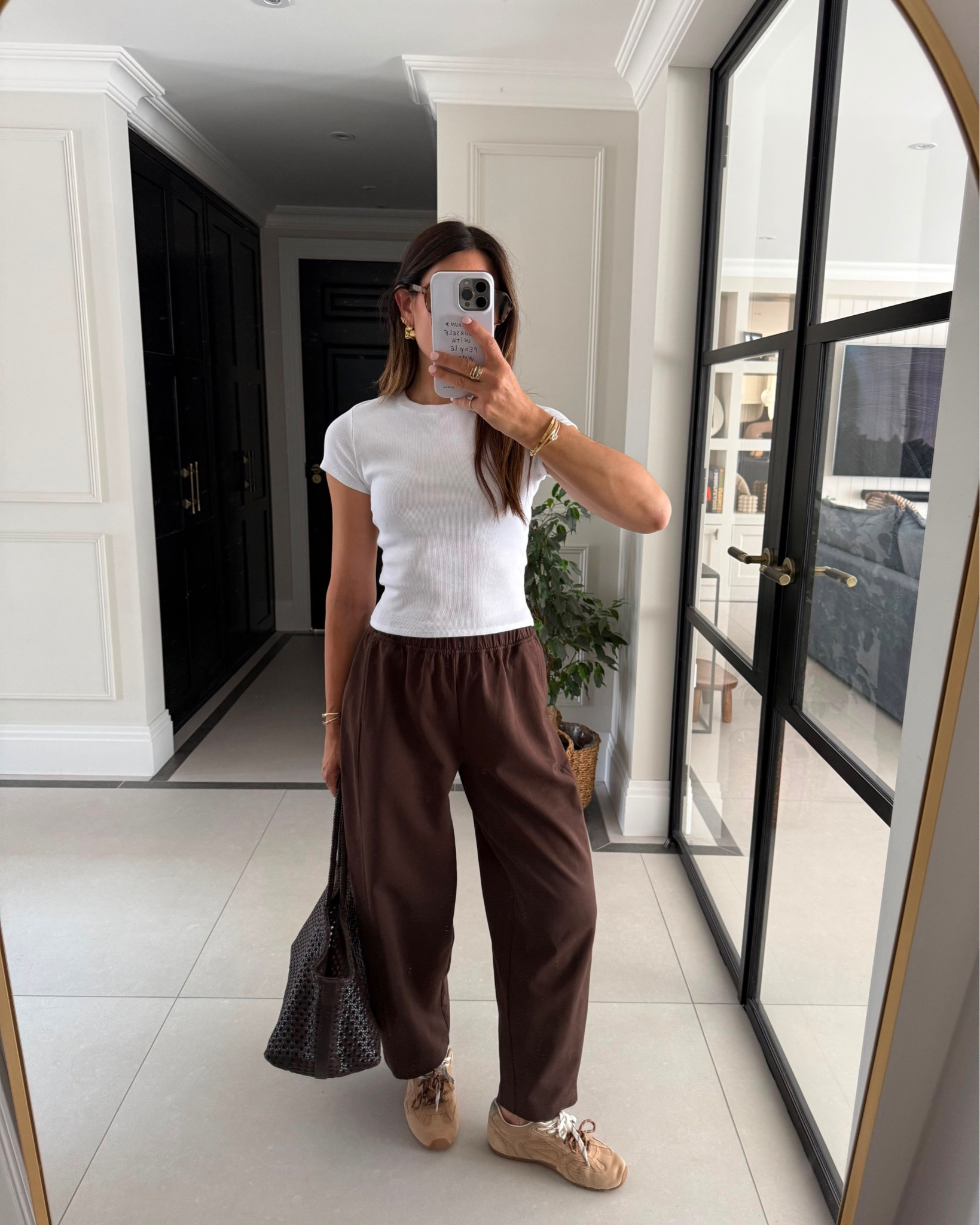 Schools out for summer!! Let the looooonngg off duty juggling act commence 🤪🙌🏼🤩 Styling up our new WAT lounge set that we'll be mixing & matching and wearing on repeat all summer long 🤎