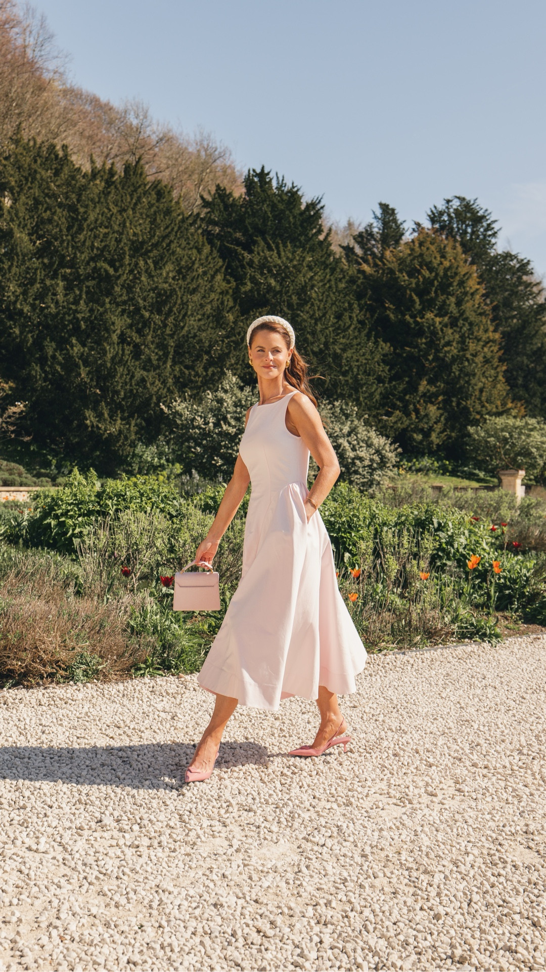 Get ready with me for a day in the countryside - today i’m styling out stunning new qaurterzip for an elevated, easy to wear look  x

