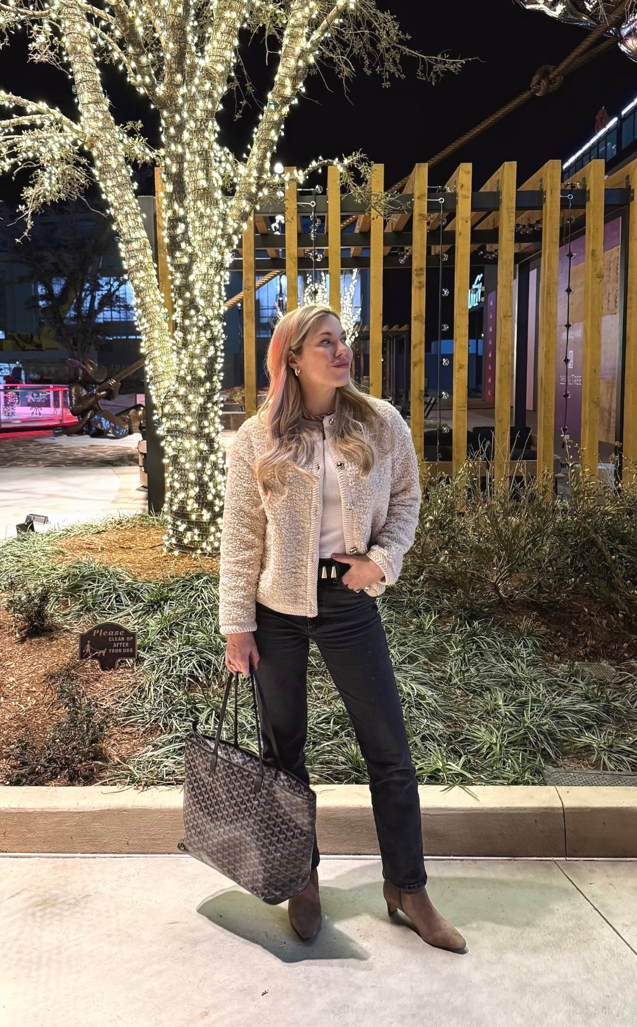 Back in stock!

Sherpa cardigan 
Fall outfit
Amazon fashion 
Fall 
Cardigan 

#LTKSeasonal #LTKFindsUnder50 #LTKStyleTip