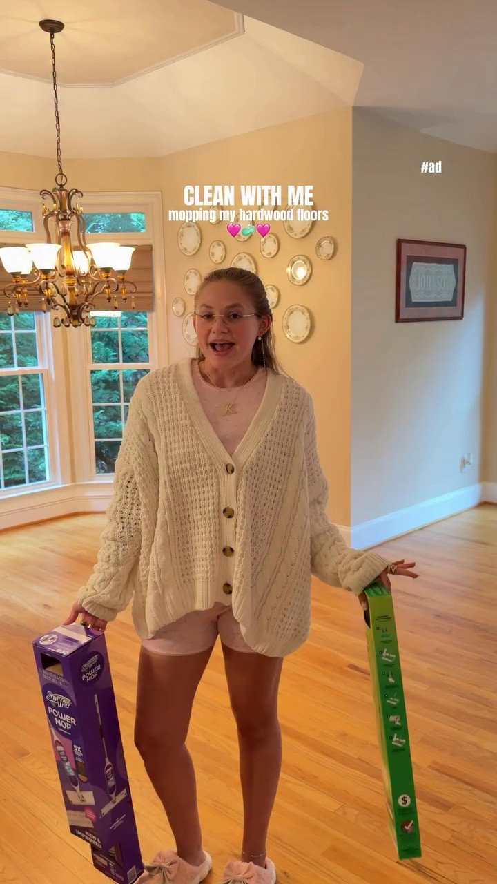 #ad Cleaning my new house has been so much easier thanks to my Target run!🤭I’ve been using the Swiffer PowerMop and the NEW Swiffer Hair Magnet Deluxe for quick everyday cleanups, and they’ve seriously become staples in my routine. You can shop both at Target through the link in my bio!🩷#Swiffer_Partner #BackToCollege #fyp #TargetPartner @swiffer @target