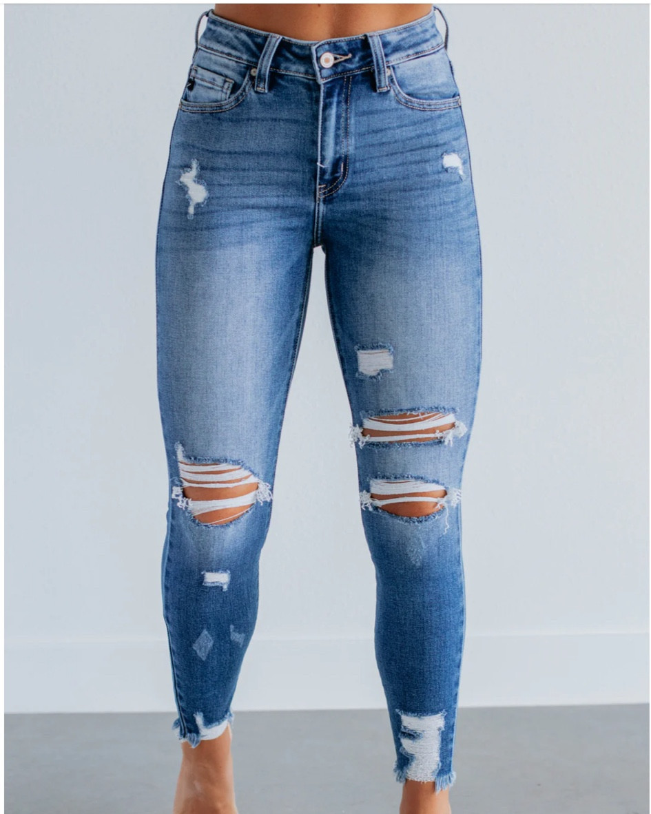 Reese KanCan Jeans
Use Code - JAMELLAH0523 at checkout for a discount 

#LTKStyleTip #LTKBeauty
