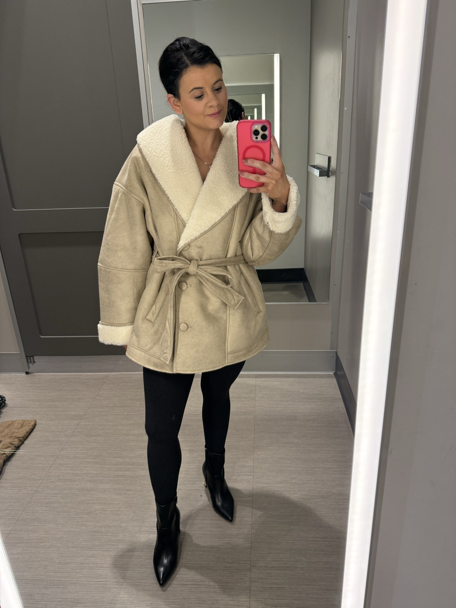 Coat: Medium (needed small)
Bottoms: medium 


#LTKootd #LTKHoliday #LTKGiftGuide