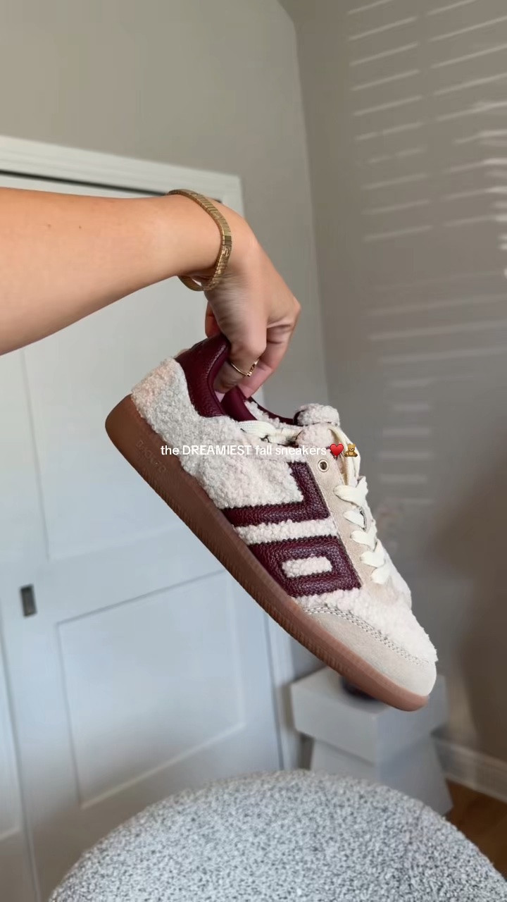 Unboxed the dreamiest sneakers for fall 🍂♥️ The cozy teddy texture with the burgundy details is SO good and makes these feel like the perfect fall sneaker.

I’ll have them linked over on my LTK! 🫶🏻



cozy fall sneakers, fall sneakers for women, teddy sneakers, sherpa sneakers, burgundy sneakers, neutral sneakers for women, trendy fall sneakers 2026, fall shoe trends 2026, cozy sneakers for women, casual fall shoes, fall fashion finds, trendy sneakers for women, cream and burgundy sneakers, fall outfit shoes, women’s fall fashion, sneaker unboxing, #FallSneakers #FallShoes #FallFashion #SneakerStyle