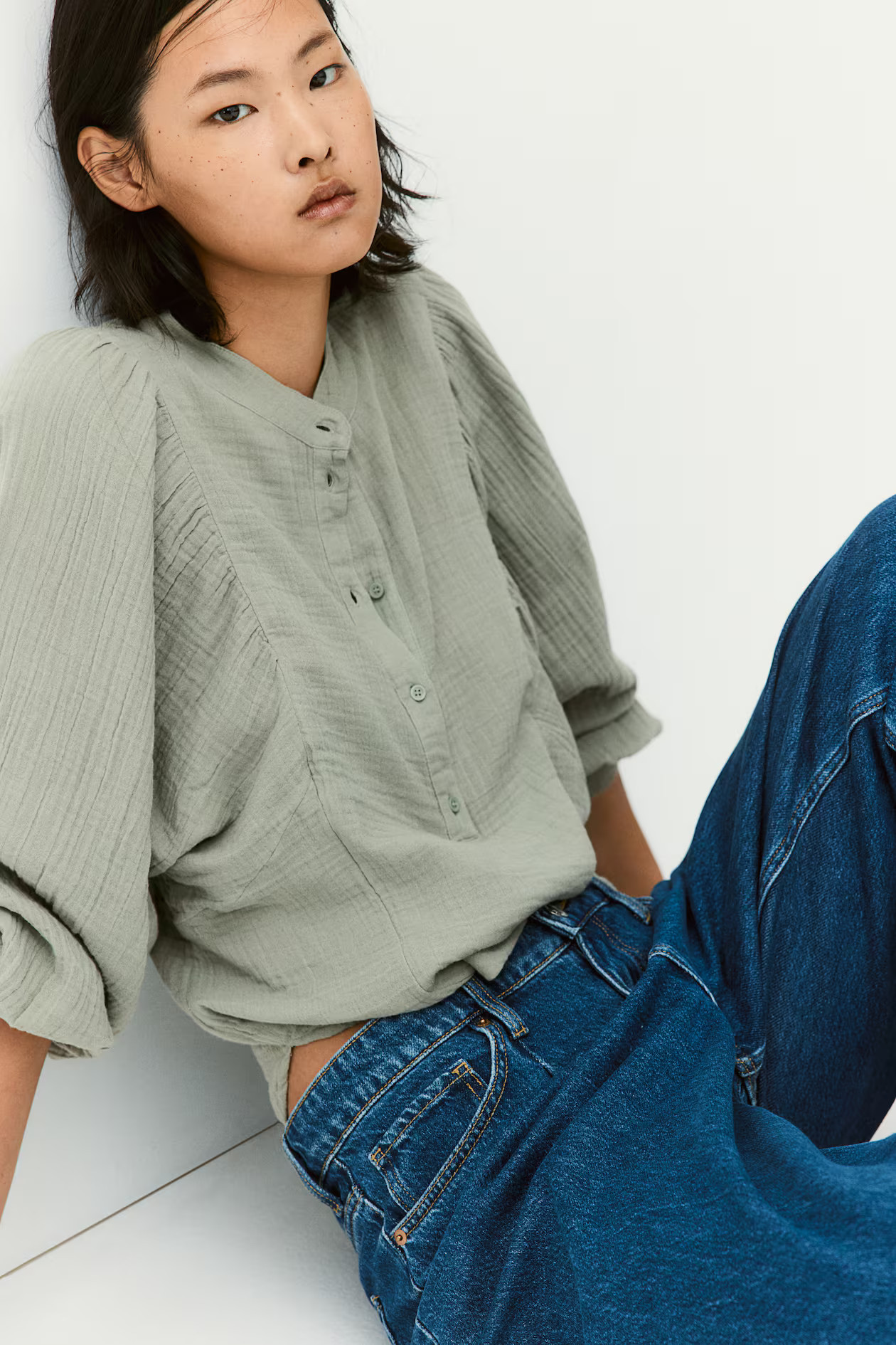 Batwing-sleeved muslin blouse | H&M (UK, MY, IN, SG, PH, TW, HK)