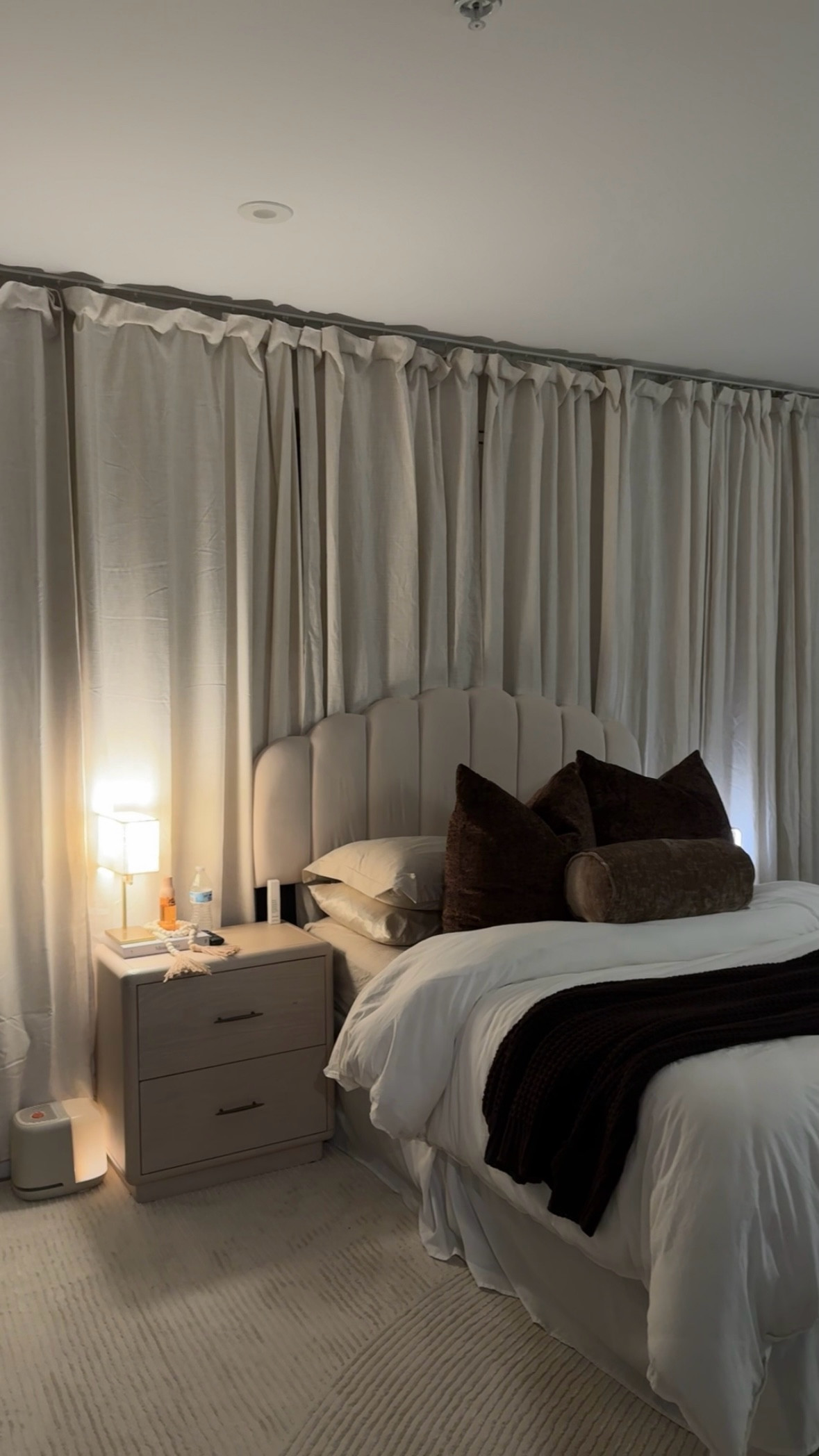 These curtains completely elevated my space😍

#LTKdayinmylife #LTKFindsUnder100 #LTKHome