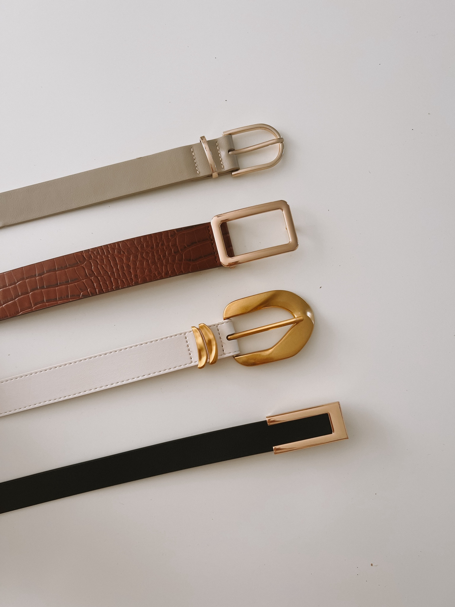 Belts I’ve been loving lately ✨😘

#LTKfindsunder50 #LTKSeasonal #LTKstyletip