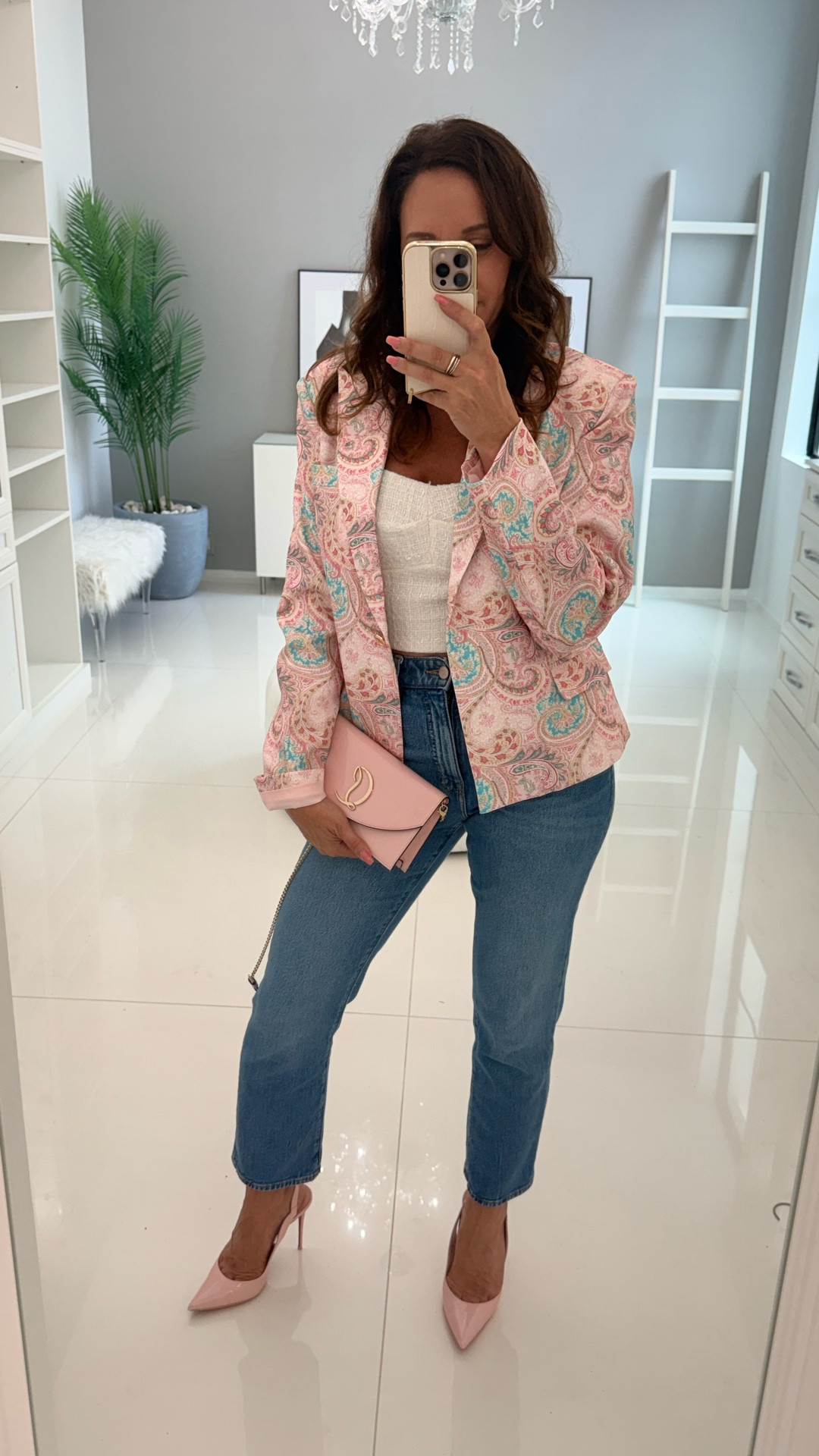 Pastel Paisley Structured Blazer
This is a gorgeous, "heritage-meets-modern" statement piece. The print is intricate without being overwhelming.
• Design Details: A beautifully tailored fit featuring a soft pastel paisley palette of blush pink, mint, and gold. It has classic peaked lapels and functional flap pockets.
• The Vibe: Refined, artistic, and upscale. This feels like a "garden party" or "executive lunch" essential.

@VICI 

#LTKWorkwear #LTKSeasonal #LTKOver40