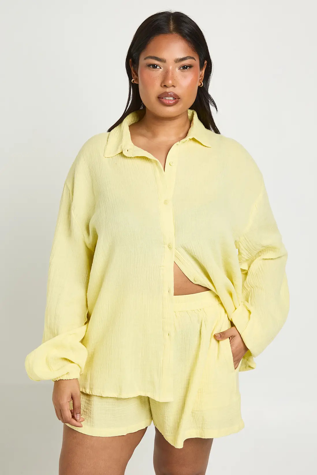 boohoo Plus Cheesecloth Beach Short | PrettyLittleThing UK