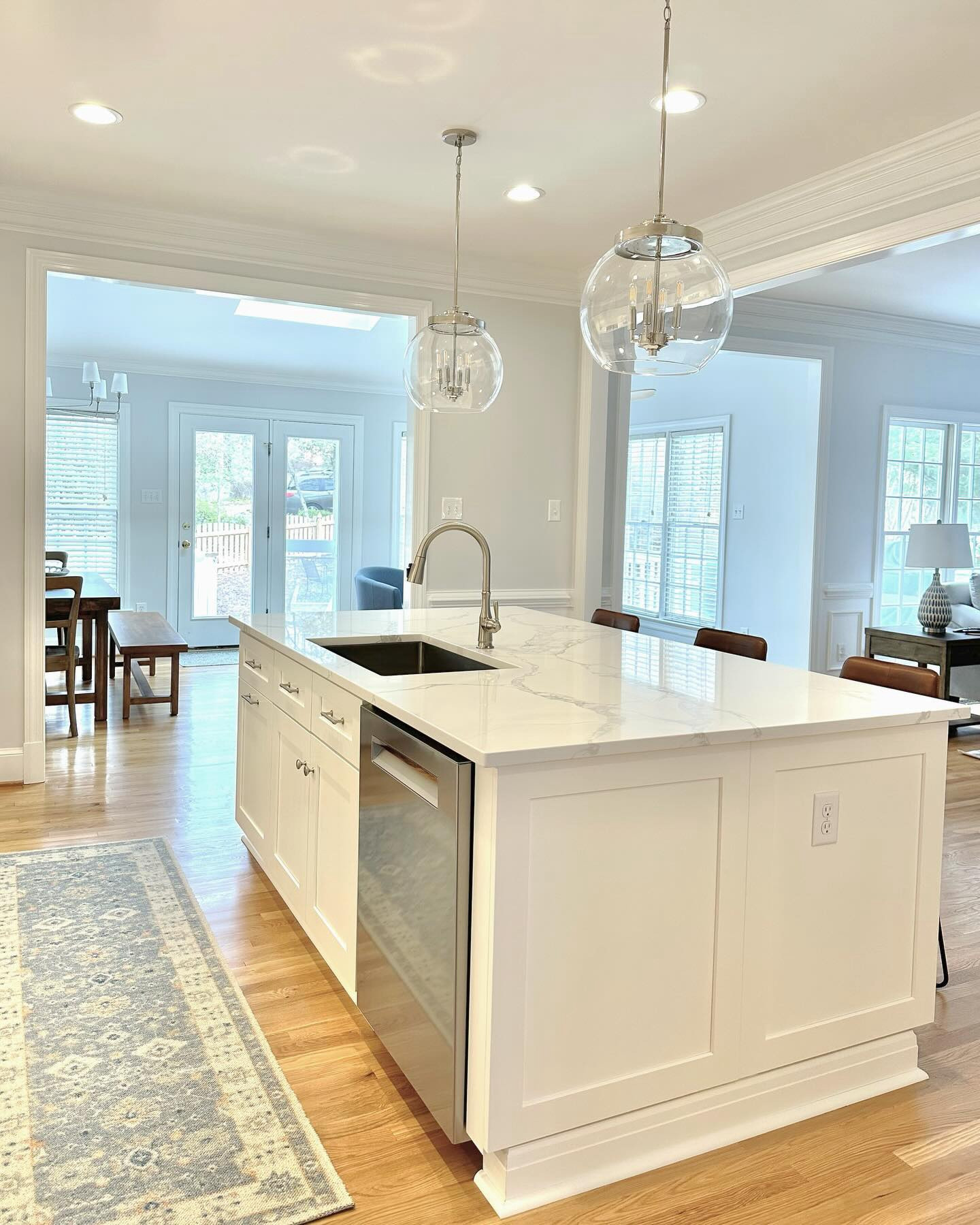 Opening up this kitchen breathed new life into this beautiful home ✨It’s fresh and functional and feels like a completely different house 🤍

Swipe through to see how it all started! 

#danahenneseydesigns 
#rvainteriors 
#rvainteriordesign 
#kitchendesign 
#kitchenrenovation 
#kitchenbeforeandafter 
#kitchenremodel