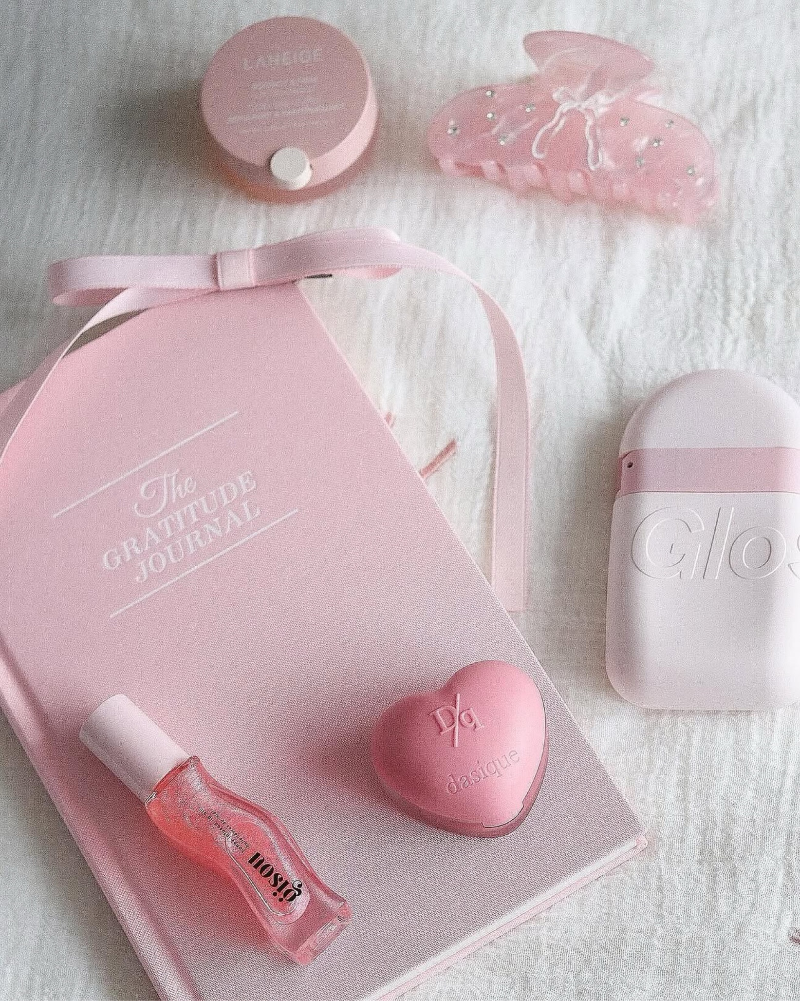heart makeup, dasique, gisou, galentine's day gift ideas, makeup must haves, beauty recommendations, beauty, blush, , glossier , laneige 

gift ideas for her, gift guide for friends



#LTKFindsUnder100 #LTKMostLoved #LTKBeauty