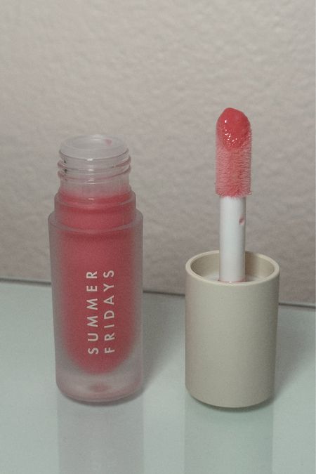 Summer Fridays dream lip oil in pink cloud! 

Summer Fridays lip oil, dream lip oil, lip oil, my styled life. 

#LTKbeauty