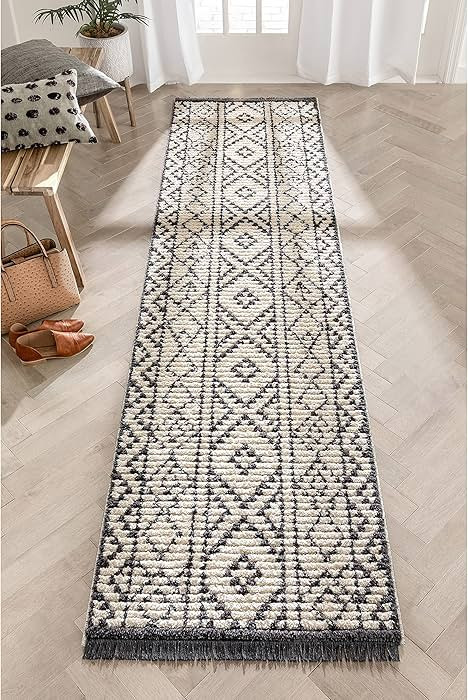 Well Woven Talannah Grey Tribal Diamond Lattice Pattern Runner Rug (2'7" x 9'10" Runner) | Amazon (US)
