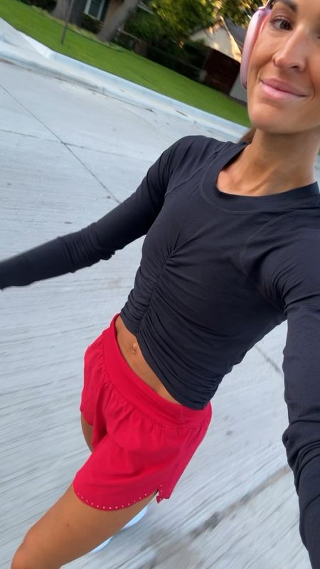 obsessed with this long sleeve ruched tee! i want every color!

#LTKFitness #LTKActive