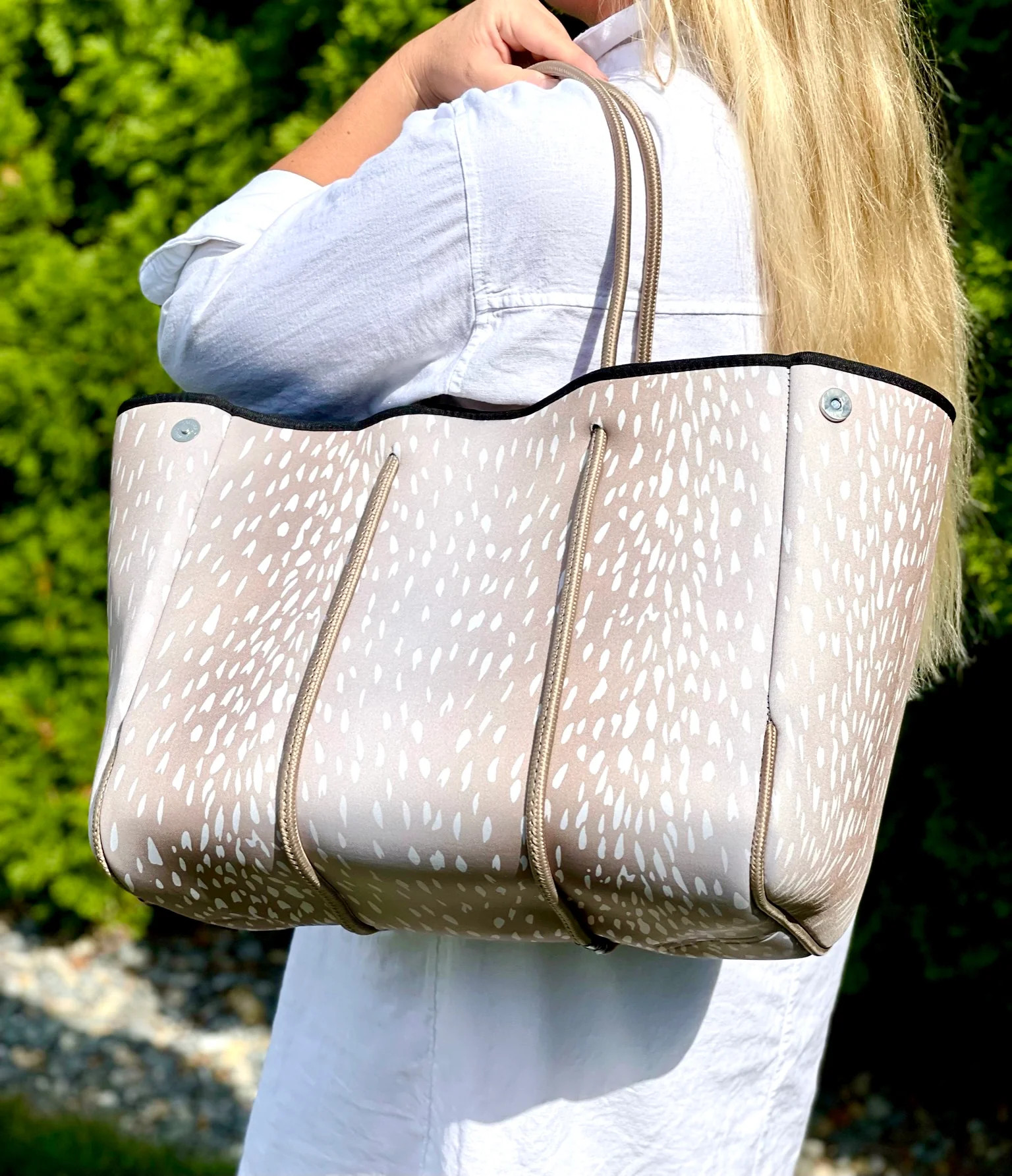 The Aniella Neoprene Tote - Champagne Fawn | Babs+Birdie