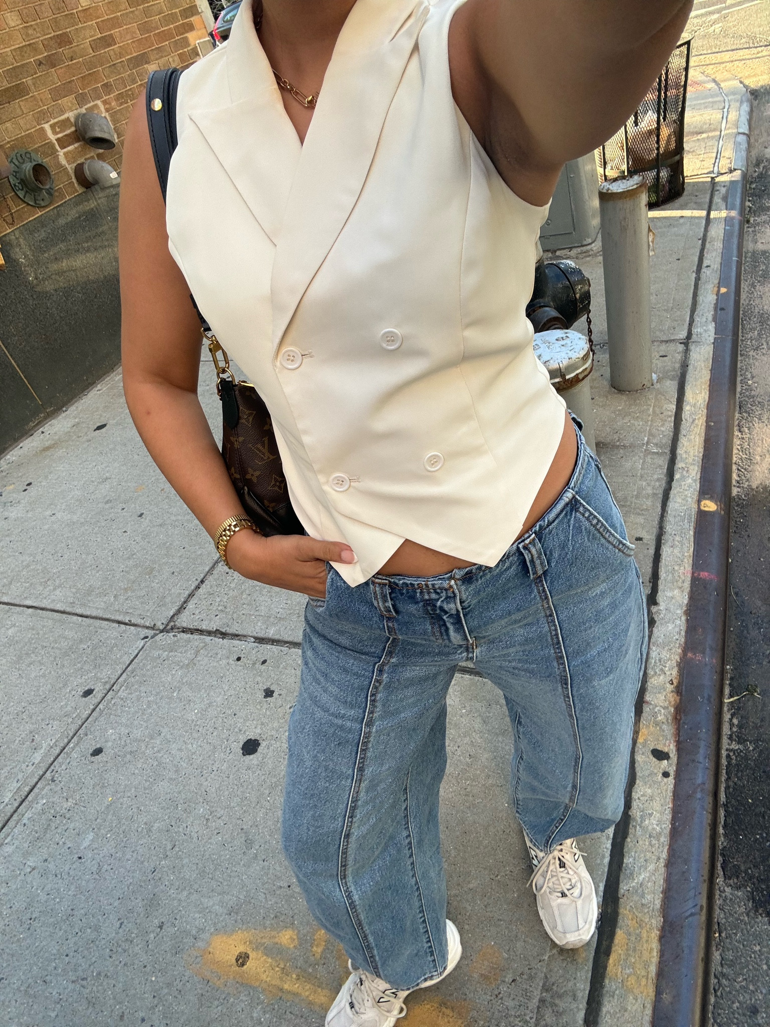 NYC outfit

Sizing:
Jeans- 4
Vest (part of a set!)- small
Sneakers- 7.6

#LTKStyleTip #LTKSeasonal #LTKNYFW