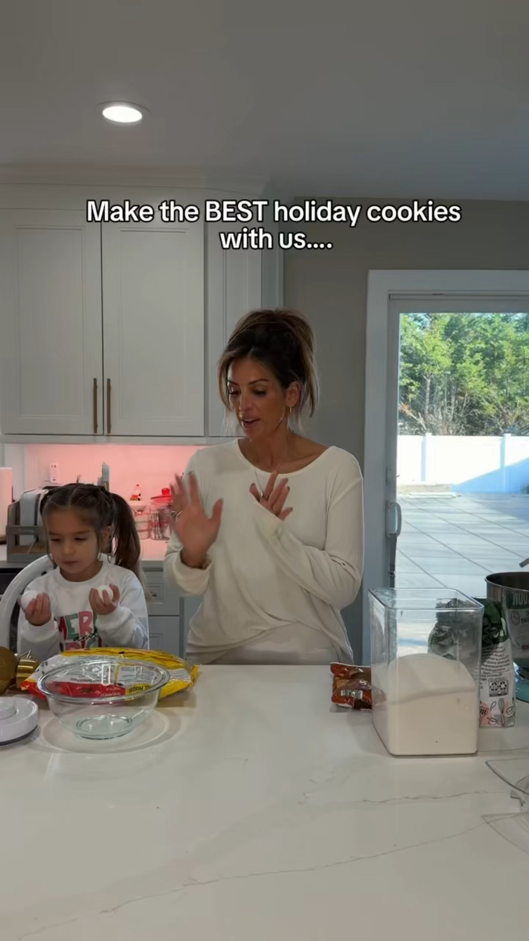 Cookie debate time: what’s the best Christmas cookie? I vote good old-fashioned chocolate chip… Dave disagrees 😂🍪

@Nordstrom #nordstrompartner @LTK #liketkit #daveandjanie #couplegoals #fyp

#LTKootd #LTKSeasonal #LTKHoliday