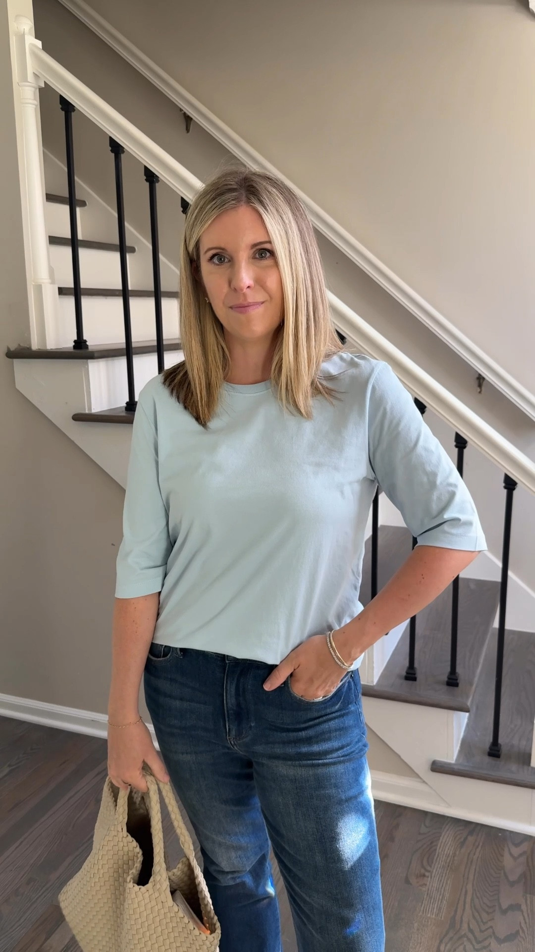 A classic t shirt works every time with every kind of look

The Classi T Shirt, jeans

