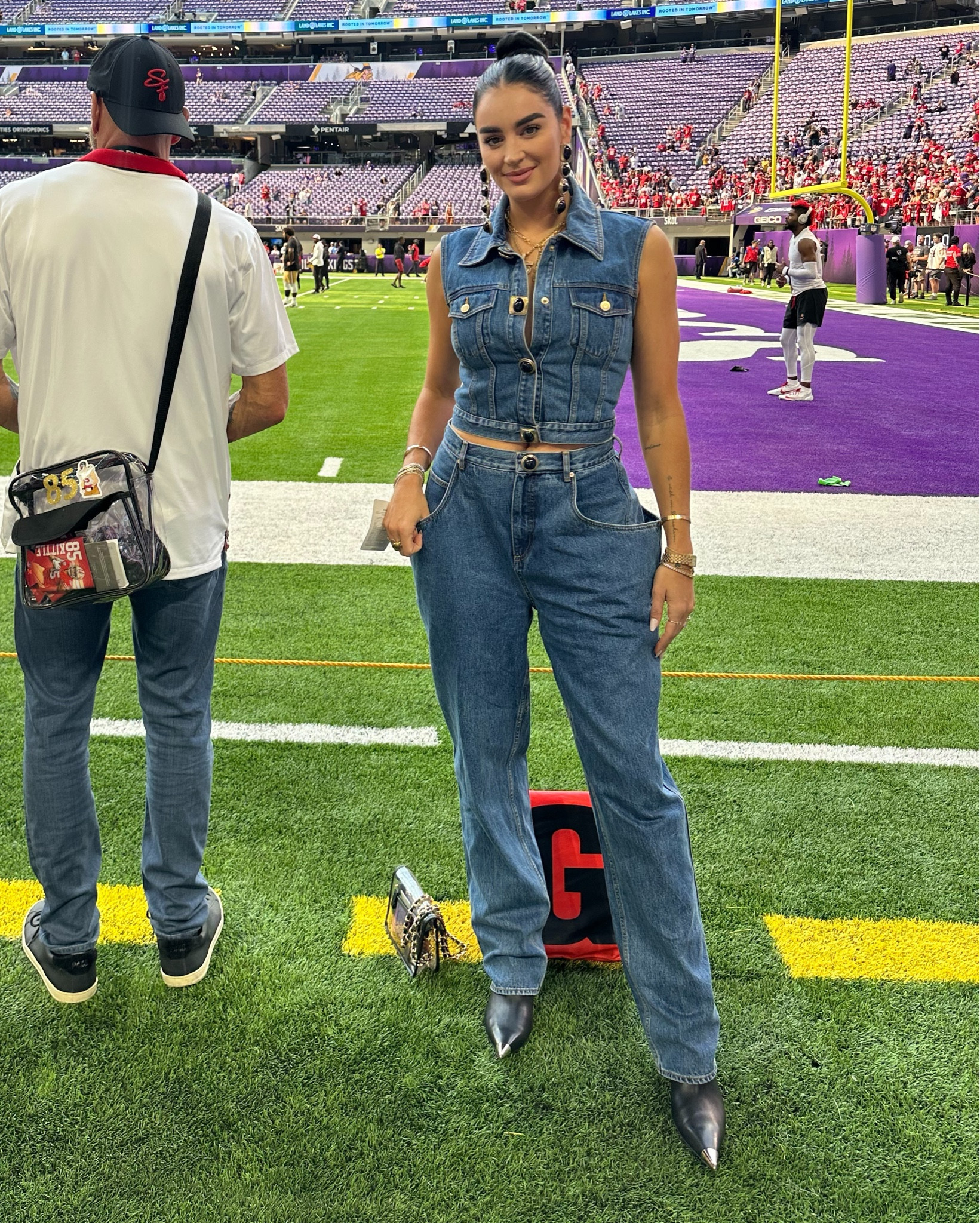 Back in the Midwest! 🏈 #shopbop