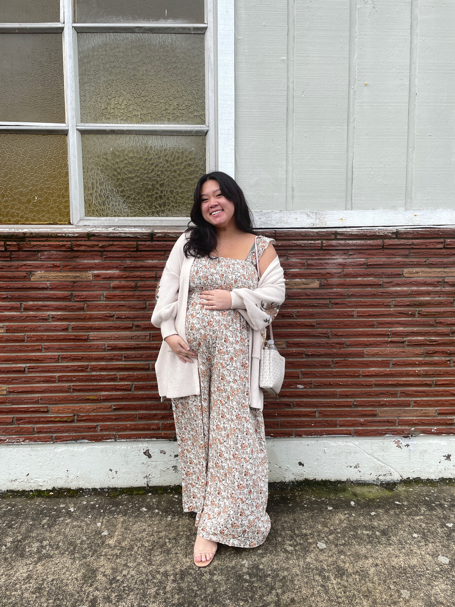 •Jumpsuit from PinkBlush Maternity (size L)
•Cardigan from Shop Love Street (discontinued)
•Heels from Lulus
•Bag from Michael Kors

#LTKbump #LTKmidsize #LTKstyletip