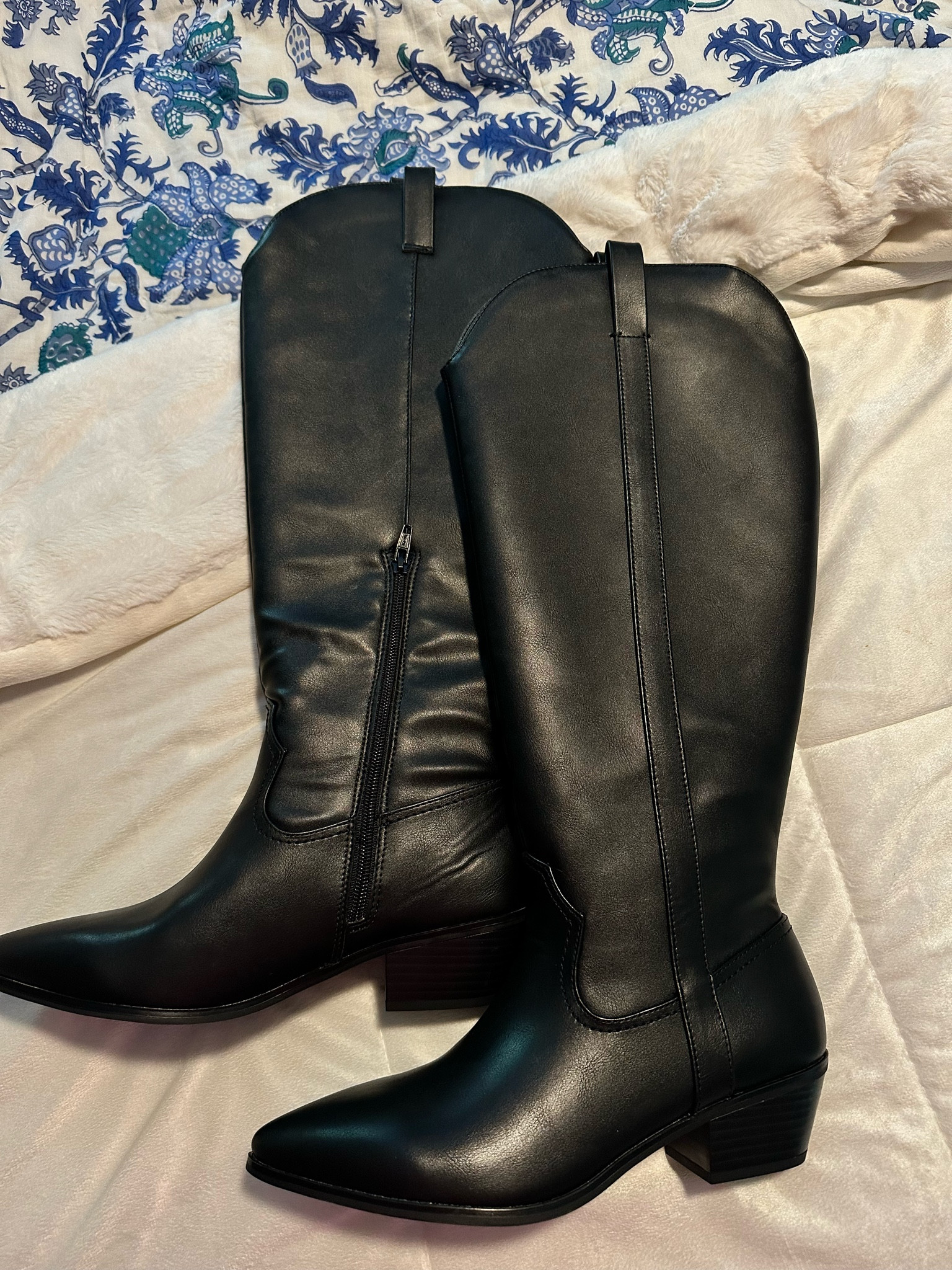 i am sooo impressed with these target boots! + they’re on sale right now! 

#LTKunder50 #LTKshoecrush #LTKsalealert